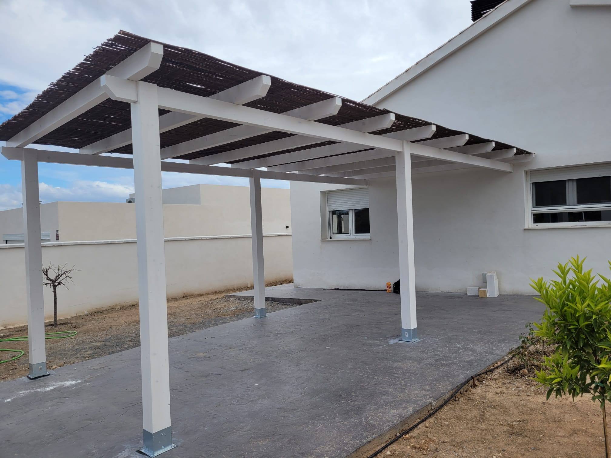 Pérgola de madera en Padul, Granada