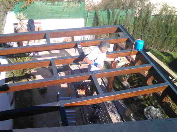 Pérgola de madera autoprotegida en Granada - Málaga