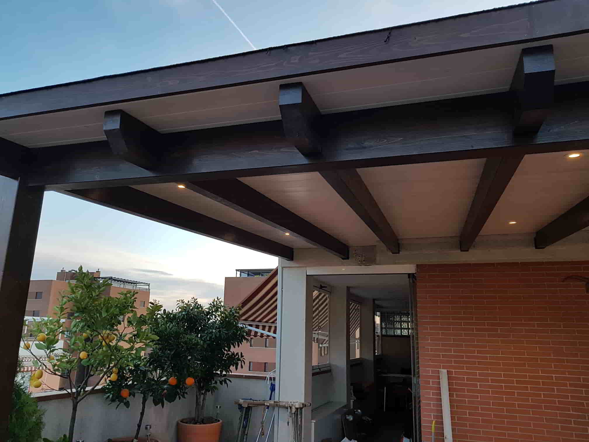 Porche de madera en Granada