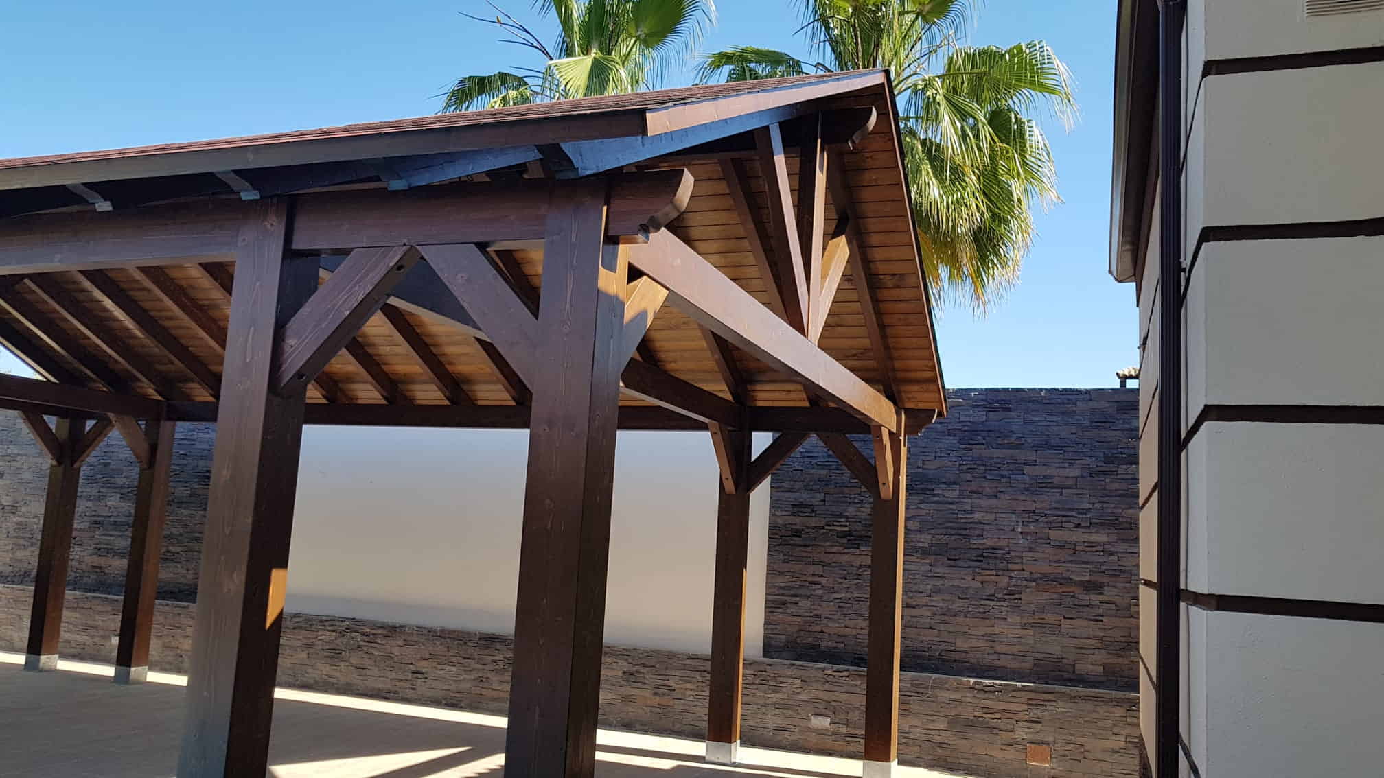 Cenador de madera a 2 aguas en Málaga