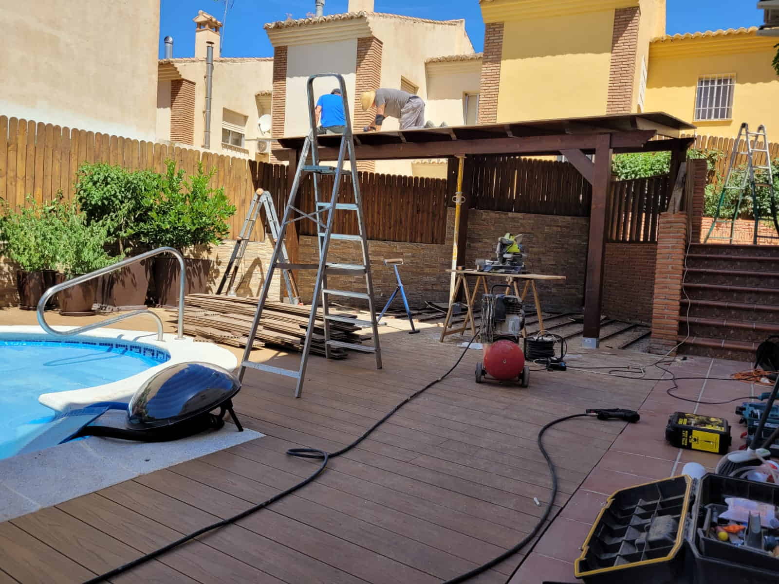 Reparación y restauración de pérgolas en Granada