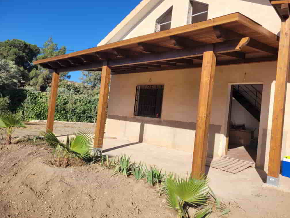 Porche de madera en Padul, Granada